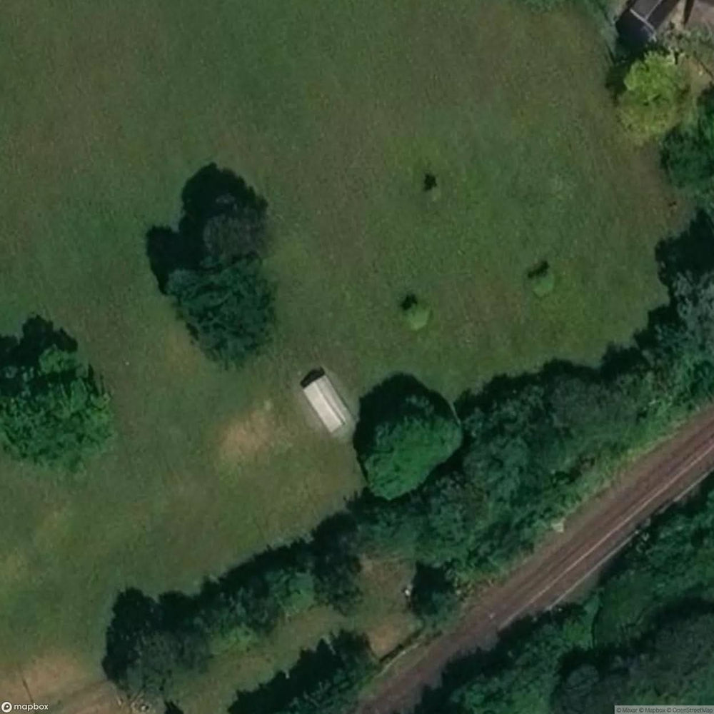 Small abandoned building. Most likely used to be used by the railway. [GBR] #35641